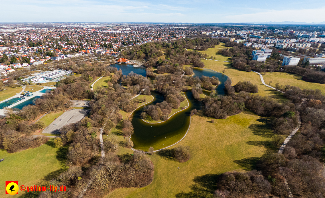 20.02.2023 -  Ostparksee und Schule am Strehleranger mit Umgebung in Neuperlach